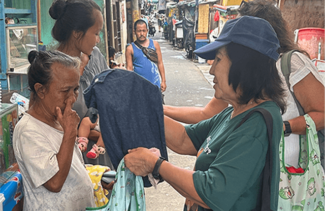 Community members in Jakarta kampung